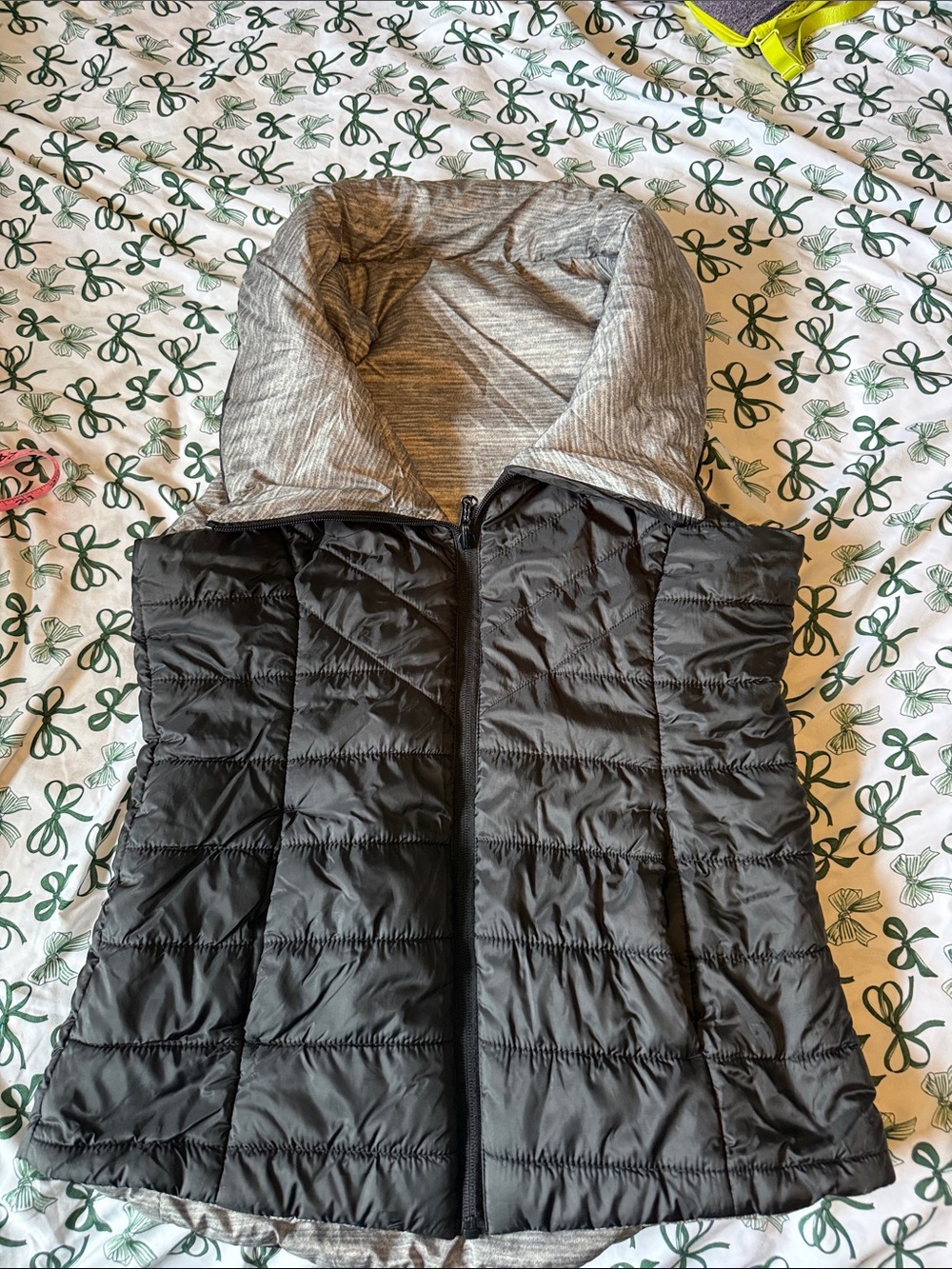 Mondetta Sz XS Reversible Black Gray Quilted Hooded Puffer Vest GUC B1313